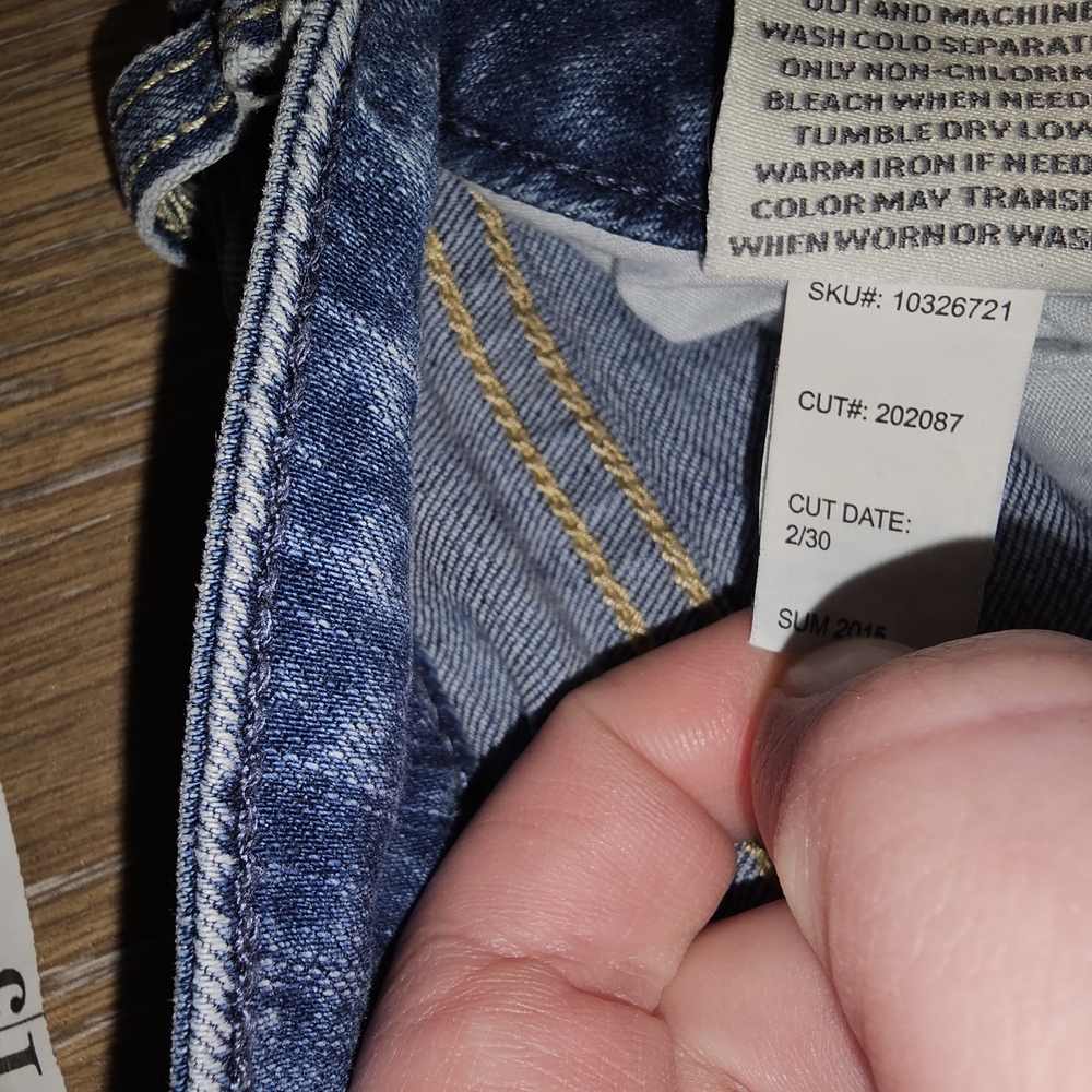 Distressed Blue Jeans - Picture 6 of 7
